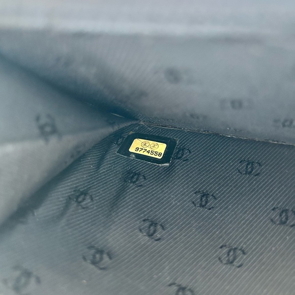 Black leather vintage chanel wallet - Picture 2 of 5